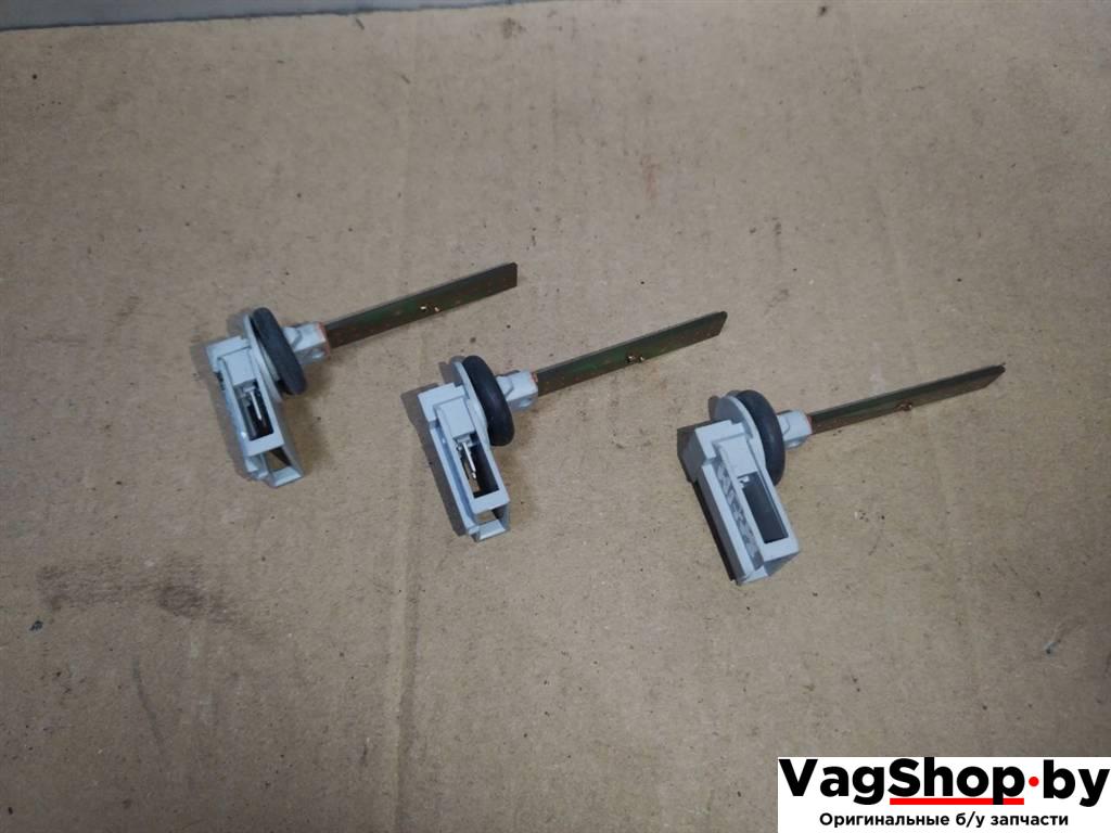 датчик температуры Audi A8 D4/4H 2011, 3.0 л., TDi, CDT, дизель, АКПП, синий, седан, полный привод, 4B0820539 - фото №1