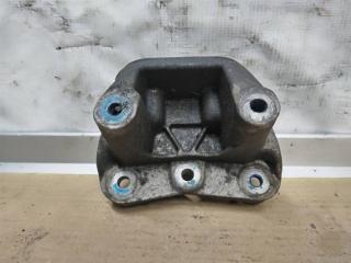 кронштейн КПП Audi A6 4F/C6 [рестайлинг] 2010, 2.7 л., TDi, CAN, дизель, АКПП, черный, седан, передний привод, 4F0399115B