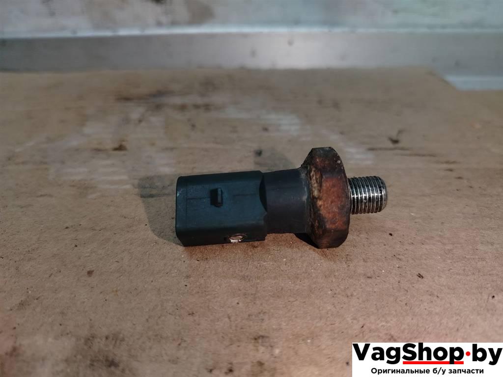 датчик давления масла Audi Q5 8R 2011, 3.0 л., TDi, CCW, дизель, АКПП, серый, внедорожник 5 дв., полный привод, 059919081D - фото №1