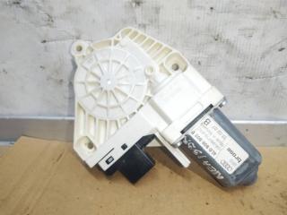 моторчик стеклоподъемника задний правый Audi Q7 4L 2007, 3.0 л., TDi, BUG, дизель, АКПП, черный, внедорожник 5 дв., полный привод, 4L0959802B