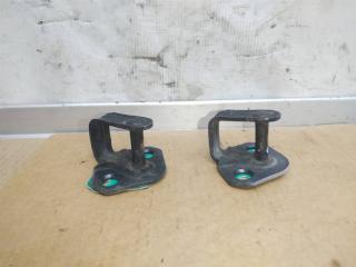 ответная часть (скоба) замка двери Volkswagen Caddy 3 поколение [рестайлинг] 2012, 2.0 л., TDi, CFH, дизель, МКПП, белый, минивэн, передний привод, 7H0843767E