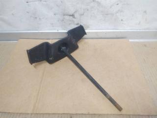 крепление запаски Volkswagen Touareg 2 поколение 2012, 3.6 л., FSI, CGR, бензин, АКПП, серебро, внедорожник 5 дв., полный привод, 7P0601233