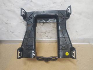 кронштейн (крепление) Volkswagen Touareg 2 поколение 2012, 3.6 л., FSI, CGR, бензин, АКПП, серебро, внедорожник 5 дв., полный привод, 7P6863233