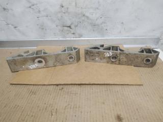 крепление стабилизатора / втулки стабилизатора Volkswagen Touareg 2 поколение 2012, 3.6 л., FSI, CGR, бензин, АКПП, серебро, внедорожник 5 дв., полный привод, 7L0411063B