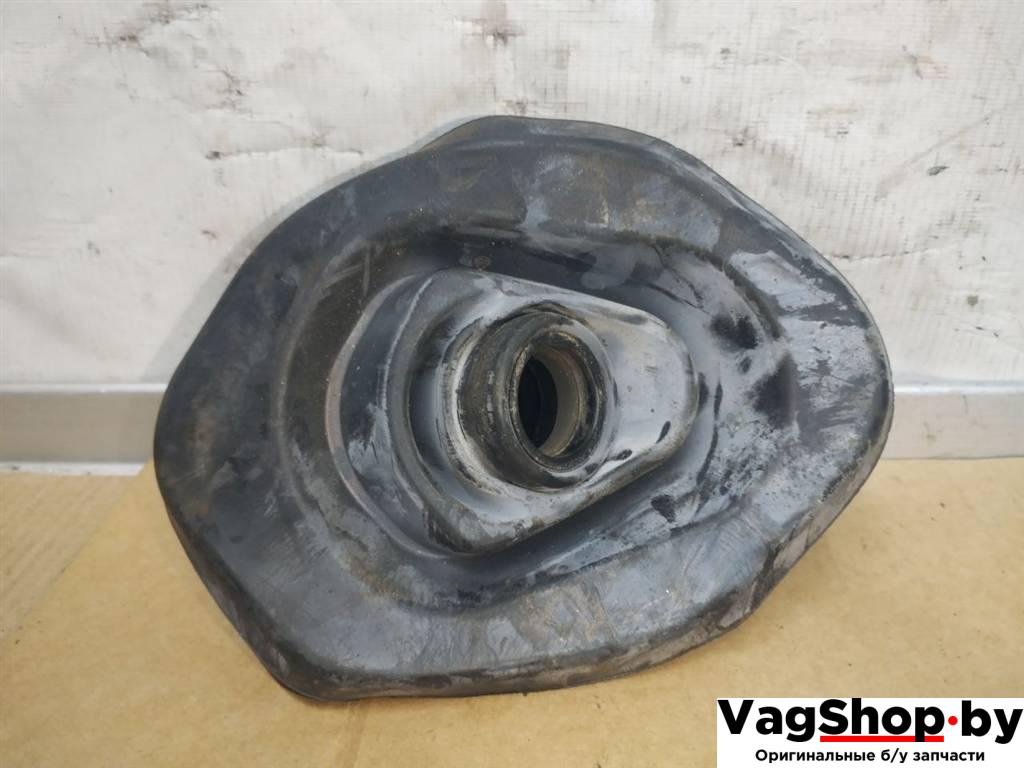 кожух рулевой колонки Volkswagen Touareg 2 поколение 2012, 3.6 л., FSI, CGR, бензин, АКПП, серебро, внедорожник 5 дв., полный привод, 7P0419523 - фото №1