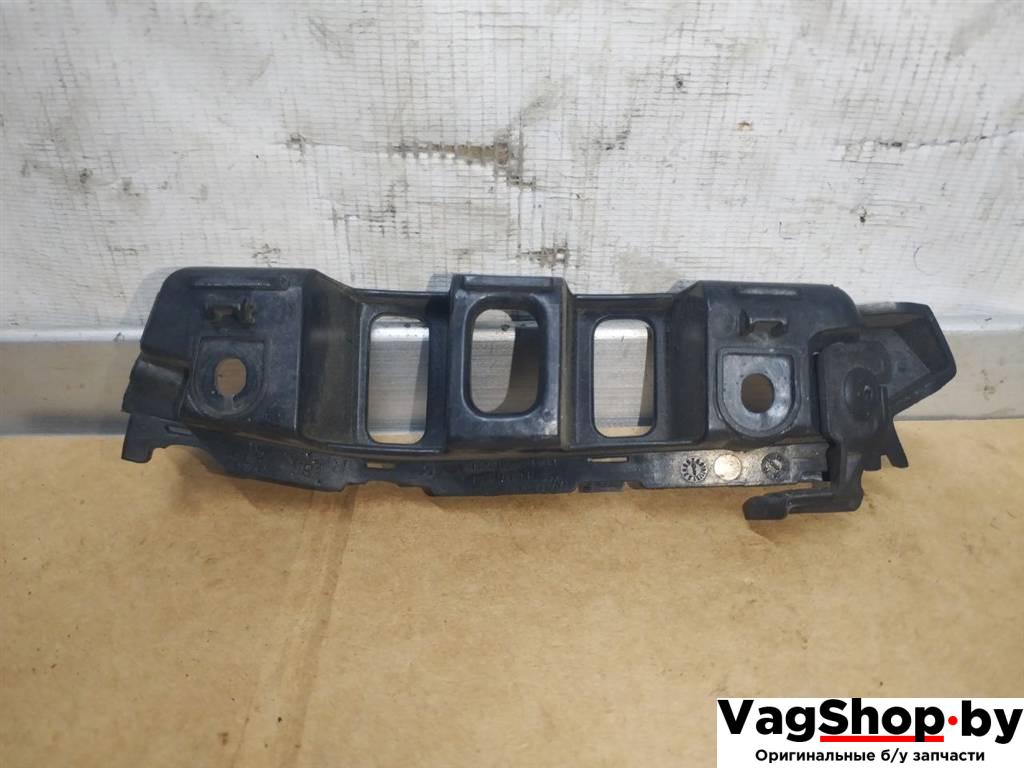 Крепление бампера переднего Volkswagen Touareg 2 поколение 2012, 3.6 л., FSI, CGR, бензин, АКПП, серебро, внедорожник 5 дв., полный привод, 7P6807184F, 7P6807706 - фото №1