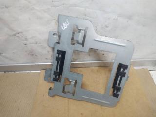 кронштейн (крепление) Volkswagen Caddy 3 поколение [рестайлинг] 2012, 2.0 л., TDi, CFH, дизель, АКПП, белый, минивэн, передний привод, 1T0906216L