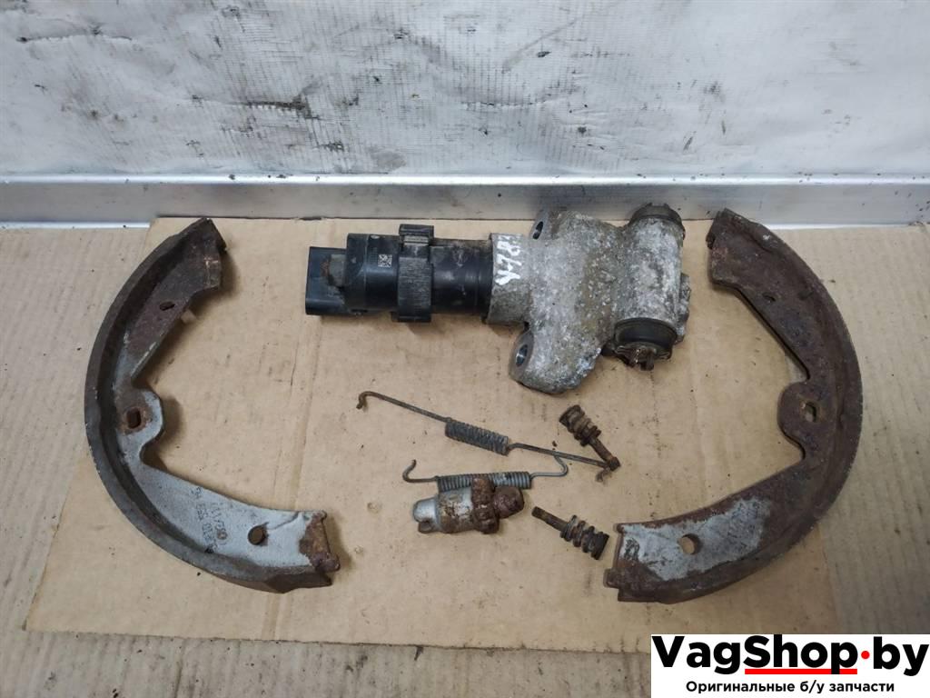 электроручник Volkswagen Touareg 2 поколение 2012, 3.6 л., FSI, CGR, бензин, АКПП, серебро, внедорожник 5 дв., полный привод, 7P0609615 - фото №1