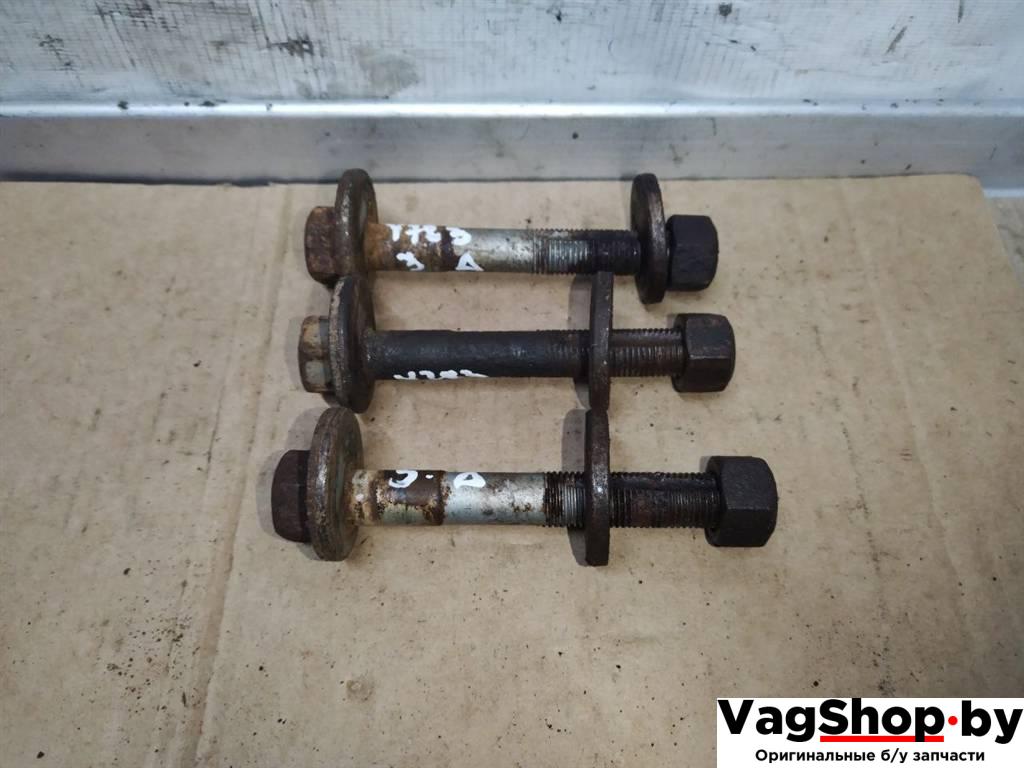 болт развальный Volkswagen Touareg 2 поколение 2012, 3.6 л., FSI, CGR, бензин, АКПП, серебро, внедорожник 5 дв., полный привод - фото №1