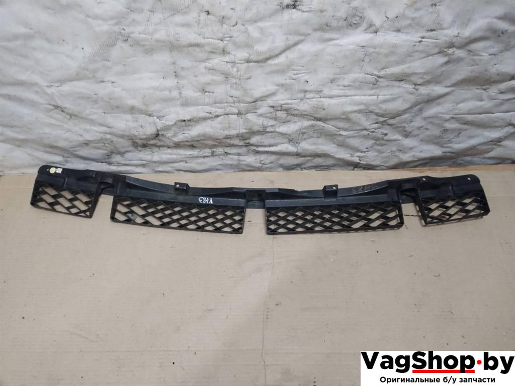 Крепление бампера заднего Volkswagen Touareg 2 поколение 2012, 3.6 л., FSI, CGR, бензин, АКПП, серебро, внедорожник 5 дв., полный привод, 7P6807863 - фото №1