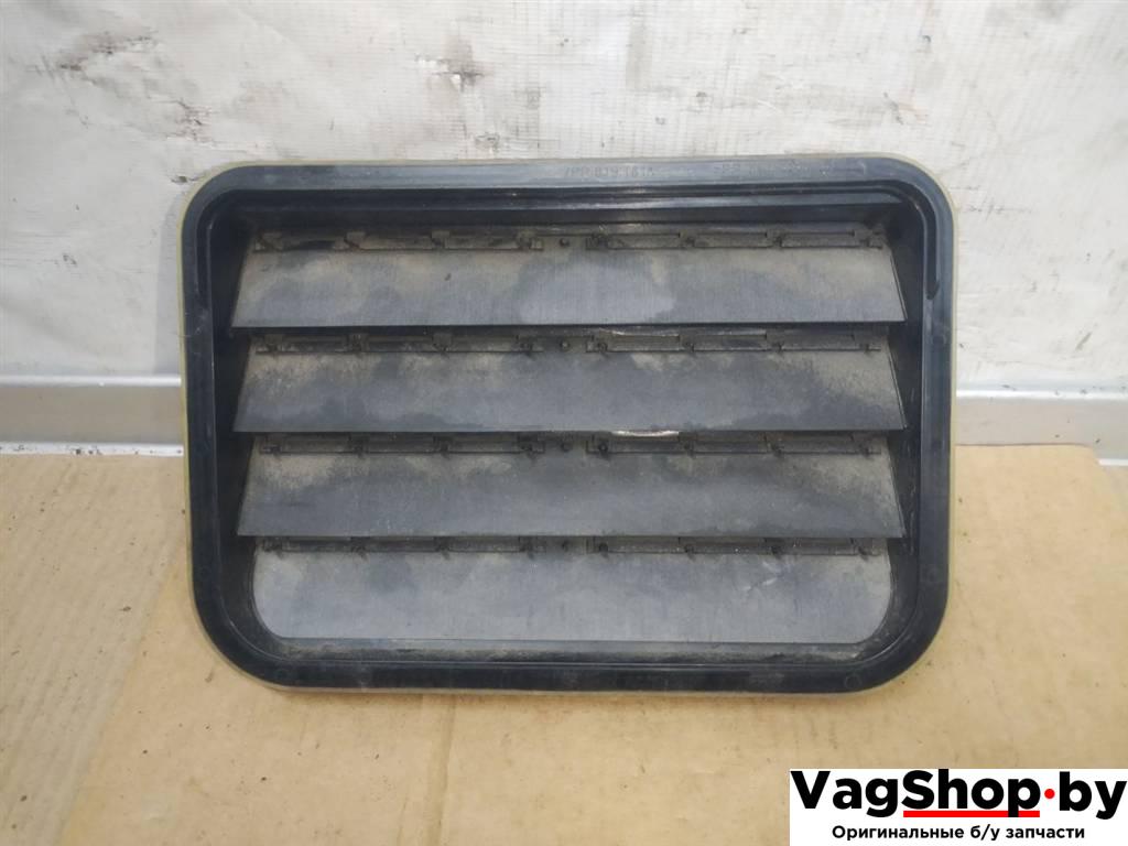 Решетка вентиляции кузова Volkswagen Touareg 2 поколение 2012, 3.6 л., FSI, CGR, бензин, АКПП, серебро, внедорожник 5 дв., полный привод, 7PP819181A - фото №1