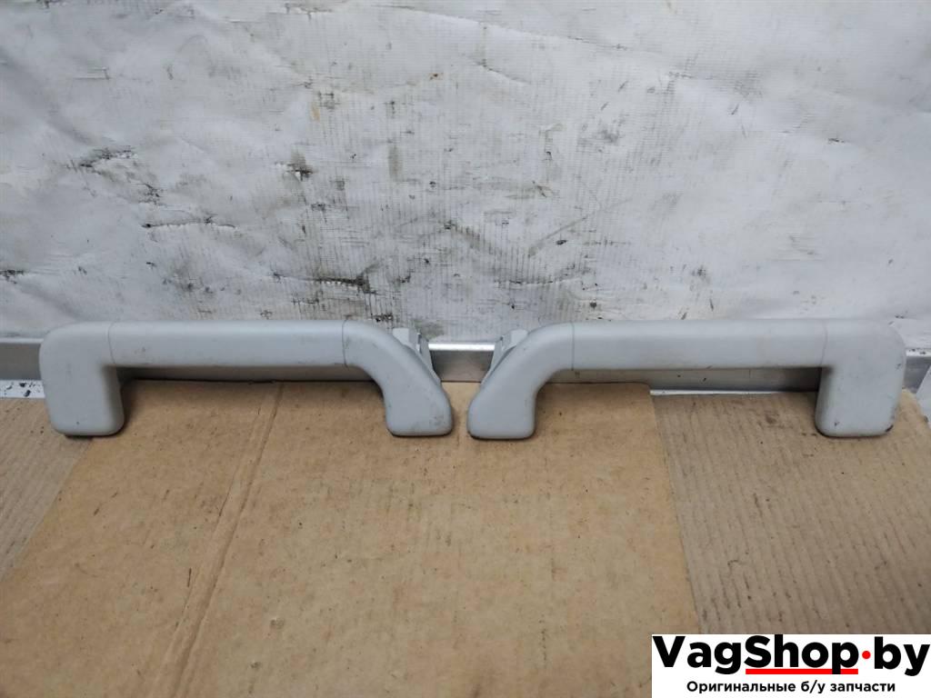 ручка внутренняя потолочная Volkswagen Touareg 2 поколение 2012, 3.6 л., FSI, CGR, бензин, АКПП, серебро, внедорожник 5 дв., полный привод, 3D5857607, 3D5857608 - фото №1