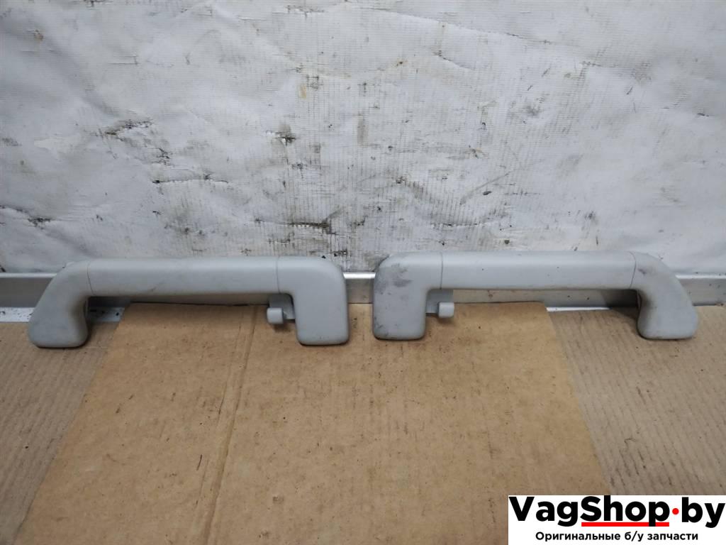 ручка внутренняя потолочная Volkswagen Touareg 2 поколение 2012, 3.6 л., FSI, CGR, бензин, АКПП, серебро, внедорожник 5 дв., полный привод, 7P0857643B, 7P0857644B - фото №1