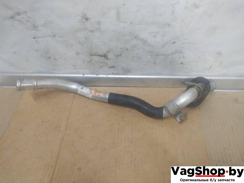 трубка охлаждающей жидкости Volkswagen Touareg 2 поколение 2012, 3.6 л., FSI, CGR, бензин, АКПП, серебро, внедорожник 5 дв., полный привод, 7P0819857 - фото №1