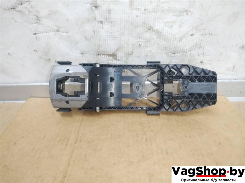 скелет ручки двери передней левой Volkswagen Touareg 2 поколение 2012, 3.6 л., FSI, CGR, бензин, АКПП, серебро, внедорожник 5 дв., полный привод, 5N0839885H - фото №1