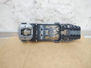 скелет ручки двери передней левой Volkswagen Touareg 2 поколение 2012, 3.6 л., FSI, CGR, бензин, АКПП, серебро, внедорожник 5 дв., полный привод, 5N0839885H