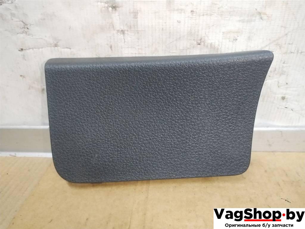 обшивка крышки багажника Volkswagen Touareg 2 поколение 2012, 3.6 л., FSI, CGR, бензин, АКПП, серебро, внедорожник 5 дв., полный привод, 7P6867656 - фото №1