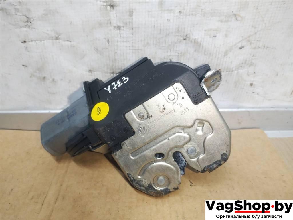 замок багажника Volkswagen Touareg 2 поколение 2012, 3.6 л., FSI, CGR, бензин, АКПП, серебро, внедорожник 5 дв., полный привод, 7P0827505J - фото №1