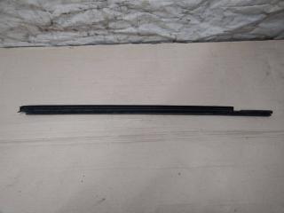 уплотнитель двери Volkswagen Touareg 2 поколение 2012, 3.6 л., FSI, CGR, бензин, АКПП, серебро, внедорожник 5 дв., полный привод, 7P0837471C