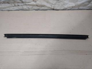 уплотнитель двери Volkswagen Touareg 2 поколение 2012, 3.6 л., FSI, CGR, бензин, АКПП, серебро, внедорожник 5 дв., полный привод, 7P0839472C