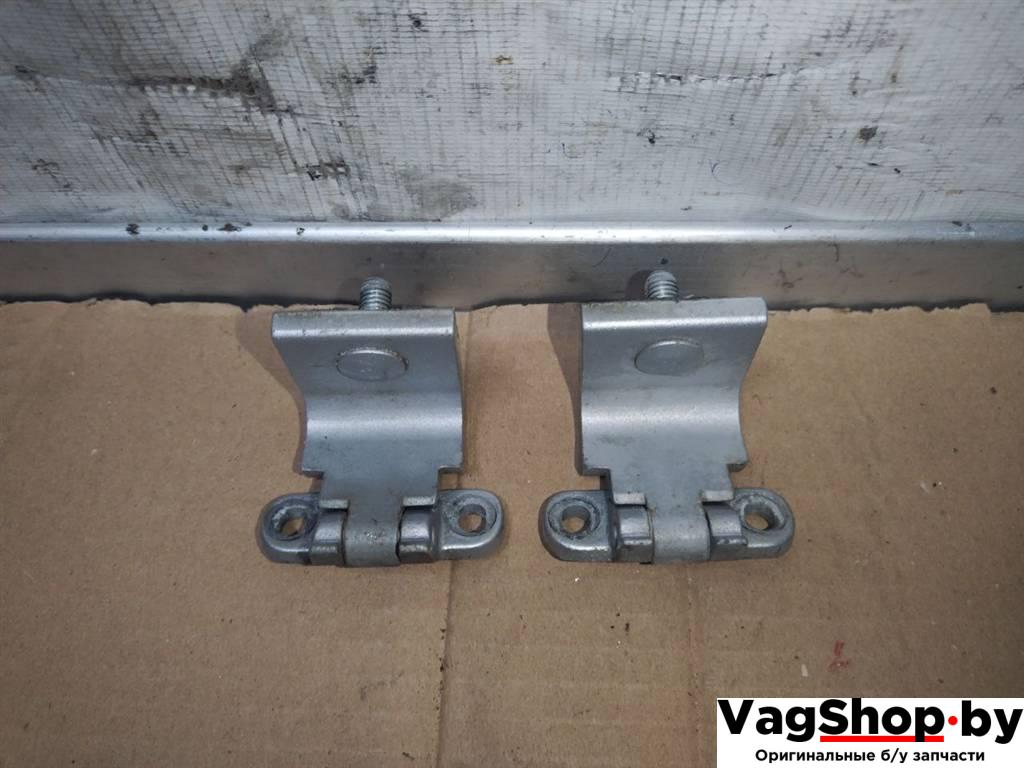 петля крышки багажника Volkswagen Touareg 2 поколение 2012, 3.6 л., FSI, CGR, бензин, АКПП, серебро, внедорожник 5 дв., полный привод, 1K6827301C - фото №1