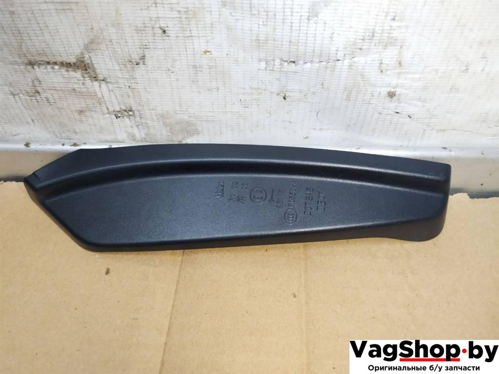накладка под фонарь левый Volkswagen Touareg 2 поколение 2012, 3.6 л., FSI, CGR, бензин, АКПП, серебро, внедорожник 5 дв., полный привод, 7P6945311 - фото №1