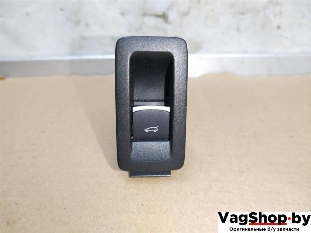 кнопка открытия багажника Volkswagen Touareg 2 поколение 2012, 3.6 л., FSI, CGR, бензин, АКПП, серебро, внедорожник 5 дв., полный привод, 7P6959551 - фото №1