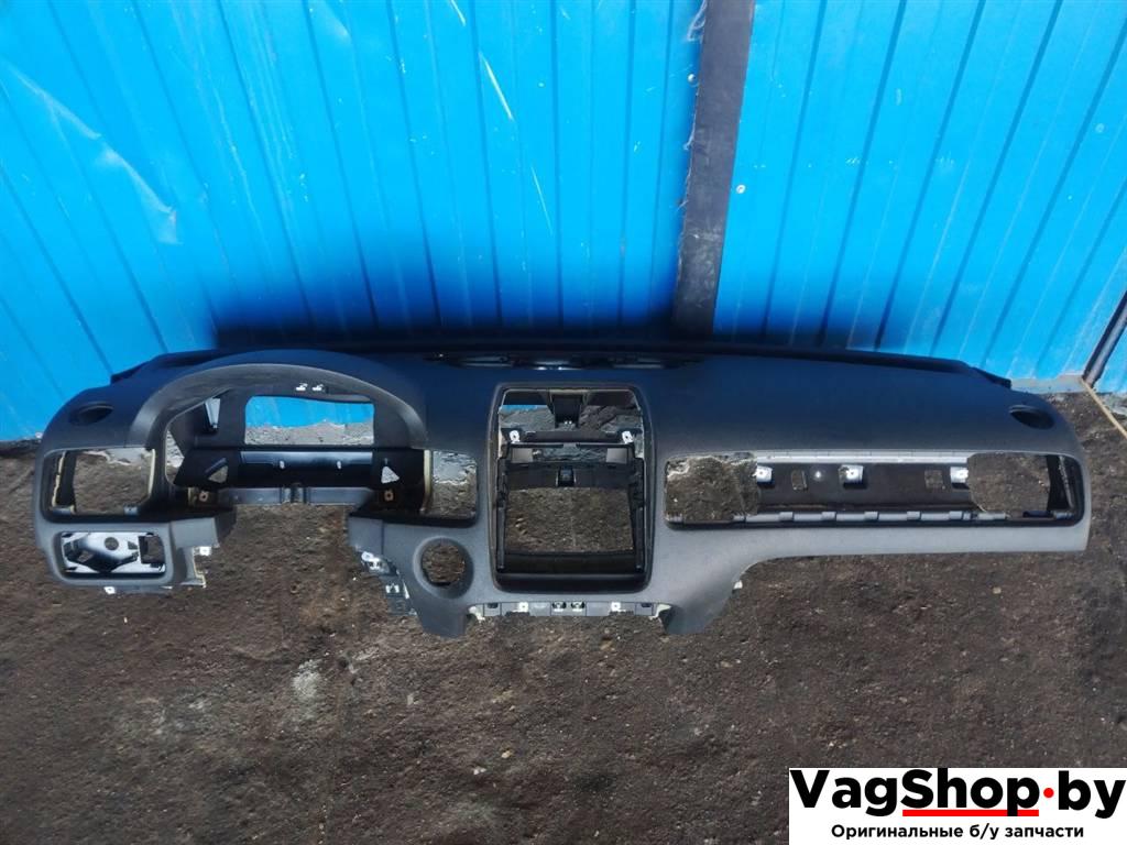 панель передняя салона (торпедо) Volkswagen Touareg 2 поколение 2012, 3.6 л., FSI, CGR, бензин, АКПП, серебро, внедорожник 5 дв., полный привод - фото №1