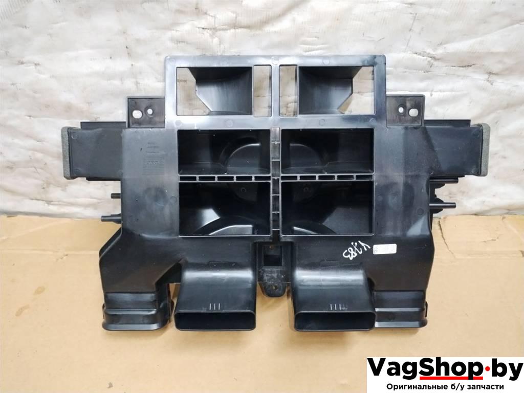 воздуховод Volkswagen Touareg 2 поколение 2012, 3.6 л., FSI, CGR, бензин, АКПП, серебро, внедорожник 5 дв., полный привод, 7P1819241B - фото №1