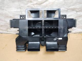 воздуховод Volkswagen Touareg 2 поколение 2012, 3.6 л., FSI, CGR, бензин, АКПП, серебро, внедорожник 5 дв., полный привод, 7P1819241B