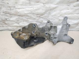 кронштейн двигателя Volkswagen Caddy 3 поколение [рестайлинг] 2012, 2.0 л., TDi, CFH, дизель, МКПП, белый, минивэн, передний привод, 03L903143Q