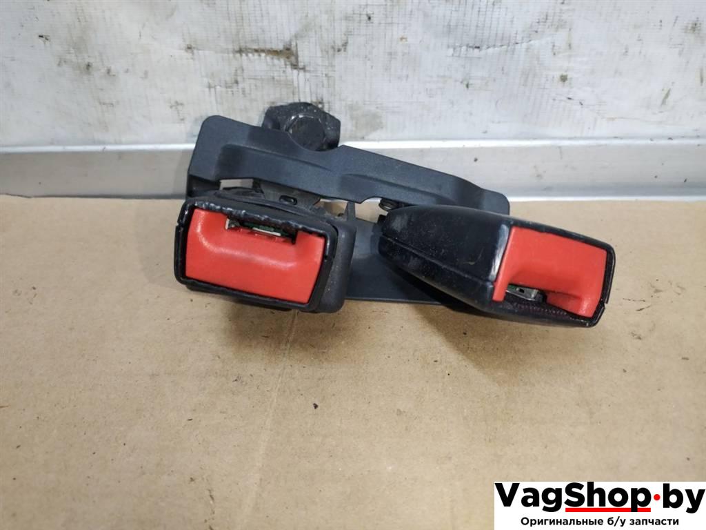 замок ремня безопасности Audi A4 B8/8K 2010, 2.7 л., TDi, CGK, дизель, МКПП, белый, седан, передний привод, 8K0857739AE, 8K0857797 - фото №1