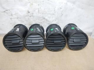 дефлектор обдува салона Volkswagen Caddy 3 поколение [рестайлинг] 2012, 2.0 л., TDi, CFH, дизель, МКПП, белый, минивэн, передний привод, 2K0819703B