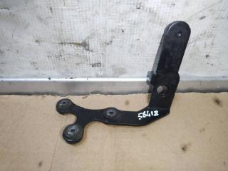 кронштейн (крепление) Volkswagen Caddy 3 поколение [рестайлинг] 2012, 2.0 л., TDi, CFH, дизель, МКПП, белый, минивэн, передний привод, 1K0121093BP