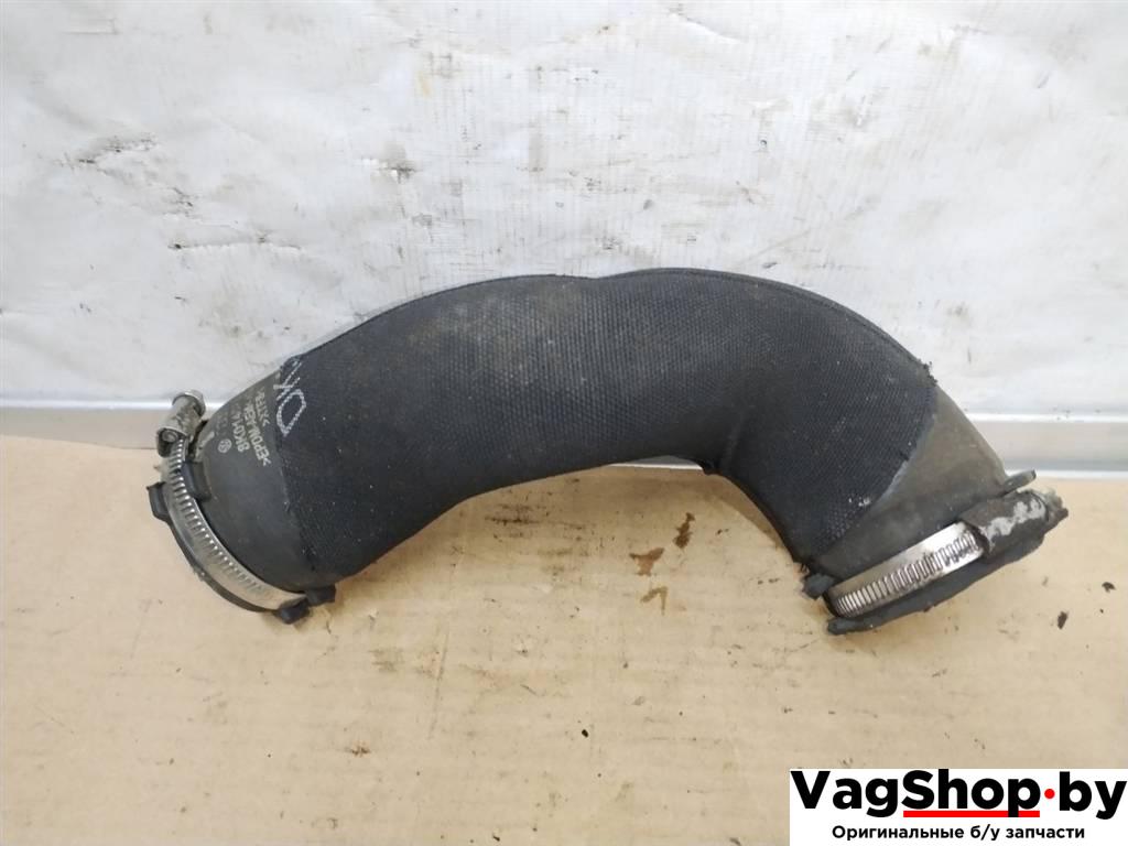 патрубок интеркулера Audi A4 B8/8K 2010, 2.7 л., TDi, CGK, дизель, МКПП, белый, седан, передний привод, 8K0145737H - фото №1