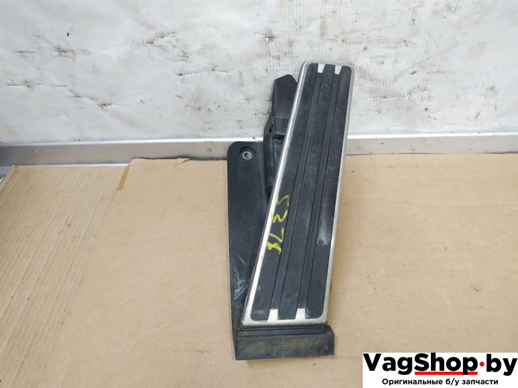 педаль Porsche Panamera 970 2011, 3.6 л., i, M 46.40, бензин, АКПП, черный, хетчбэк 5 дв., полный привод, 97042302100 - фото №1