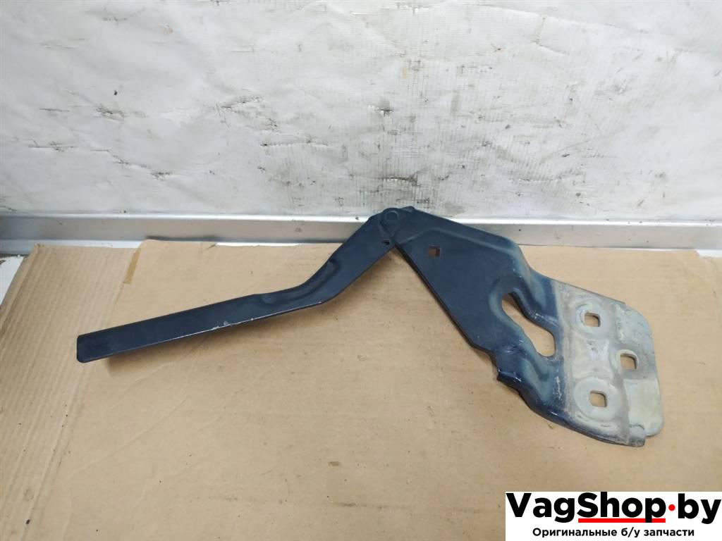 петля капота левая Volkswagen Touareg 2 поколение 2014, 3.6 л., FSI, CGR, бензин, АКПП, синий, внедорожник 5 дв., полный привод, 7P6823301 - фото №1