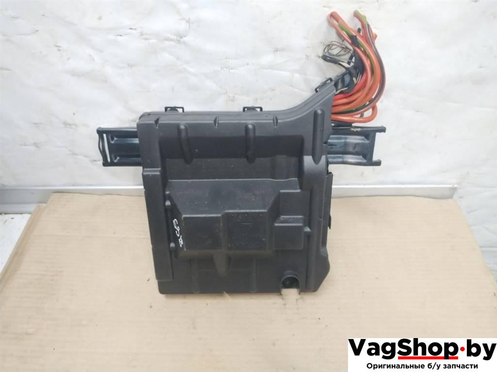 блок реле Porsche Panamera 970 2011, 3.6 л., i, M 46.40, бензин, АКПП, черный, хетчбэк 5 дв., полный привод, 4F0915519, 97061030100, 97061030500 - фото №1