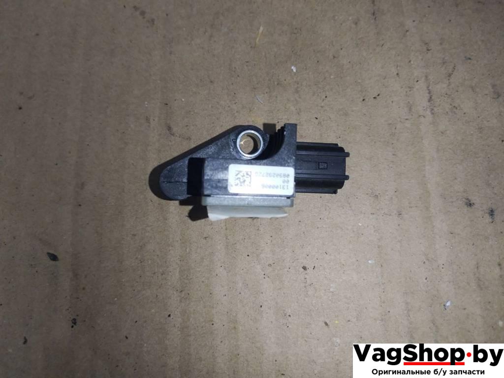 датчик удара Porsche Panamera 970 2011, 3.6 л., i, M 46.40, бензин, АКПП, черный, хетчбэк 5 дв., полный привод, 97061822102 - фото №1
