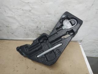 ящик под инструменты / набор инструментов Volkswagen Touareg 1 поколение [рестайлинг] 2009, 3.0 л., TDi, BKS, дизель, АКПП, серый, внедорожник 5 дв., полный привод, 7L0012113