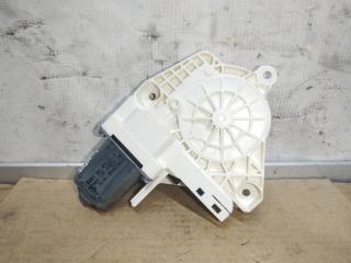 моторчик стеклоподъемника задний правый Volkswagen Touareg 2 поколение 2014, 3.6 л., FSI, CGR, бензин, АКПП, синий, внедорожник 5 дв., полный привод, 8K0959811A