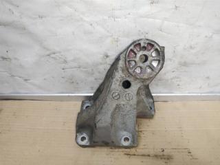 кронштейн двигателя Volkswagen Touareg 1 поколение [рестайлинг] 2009, 3.0 л., TDi, BKS, дизель, АКПП, серый, внедорожник 5 дв., полный привод, 7L6199308B