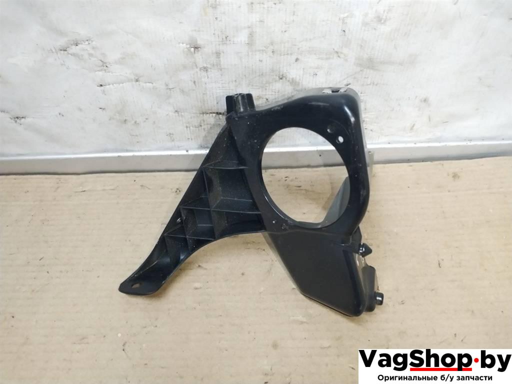 кронштейн (крепление) Audi A7 1 4G 2012, 3.0 л., TDi, CLA, дизель, АКПП, белый, хетчбэк 5 дв., полный привод, правый руль, 4G8035243 - фото №1