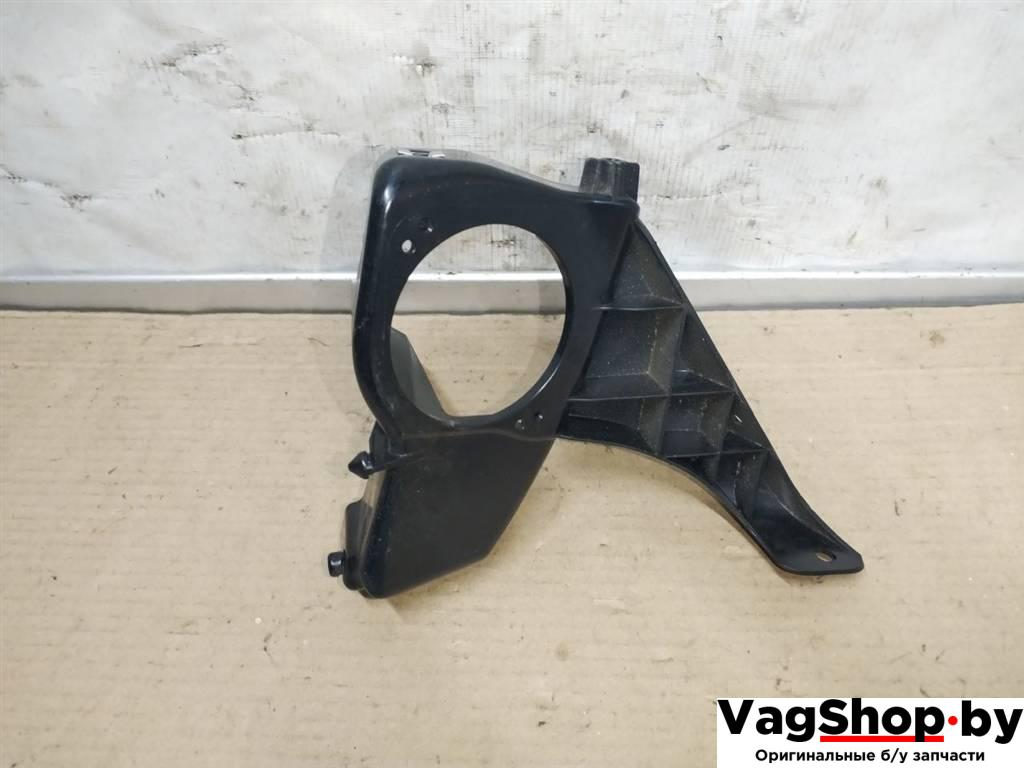 кронштейн (крепление) Audi A7 1 4G 2012, 3.0 л., TDi, CLA, дизель, АКПП, белый, хетчбэк 5 дв., полный привод, правый руль, 4G8035244 - фото №1