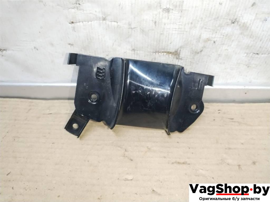 кронштейн (крепление) Audi A7 1 4G 2012, 3.0 л., TDi, CLA, дизель, АКПП, белый, хетчбэк 5 дв., полный привод, правый руль, 4G8857781 - фото №1