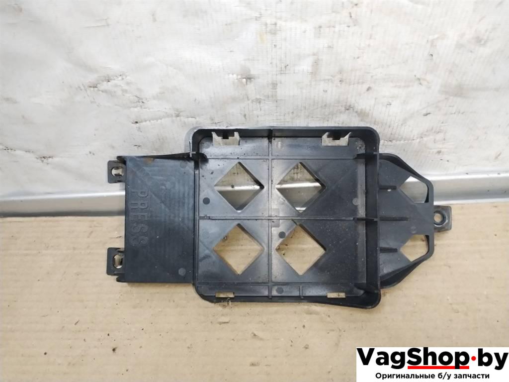 кронштейн (крепление) Audi A7 1 4G 2012, 3.0 л., TDi, CLA, дизель, АКПП, белый, хетчбэк 5 дв., полный привод, правый руль, 4G0907347 - фото №1