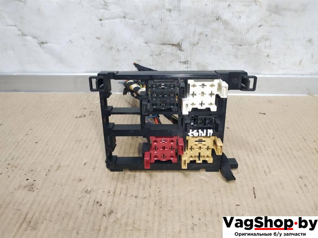 блок реле Volkswagen Golf Plus 2 поколение 2010, 1.6 л., TDi, CAY, дизель, АКПП, красный, хетчбэк 5 дв., передний привод, 7N0937503 - фото №1