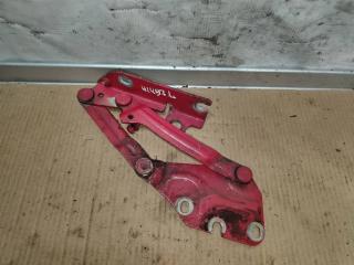 петля капота левая Volkswagen Golf Plus 2 поколение 2010, 1.6 л., TDi, CAY, дизель, АКПП, красный, хетчбэк 5 дв., передний привод, 5M0823301