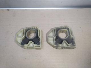 кронштейн (крепление) Volkswagen Caddy 3 поколение [рестайлинг] 2012, 2.0 л., TDi, CFH, дизель, АКПП, белый, минивэн, передний привод, 5M0820536A