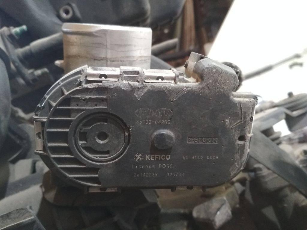 заслонка дроссельная Kia Picanto 2 поколение 2013, 1.0 л., бензин, 9045020008 - фото №1